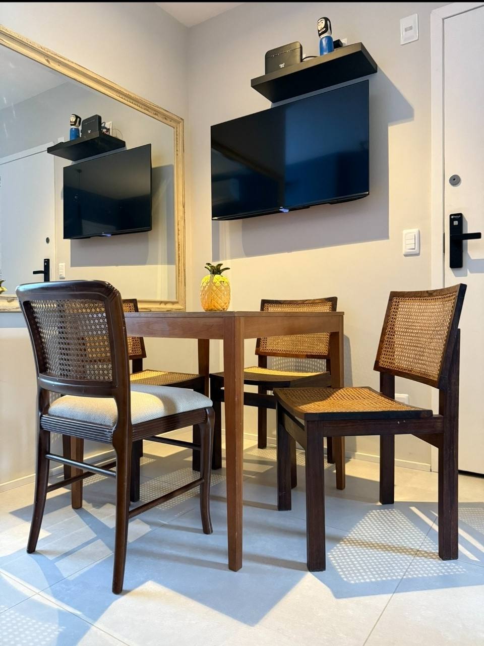 Elegant designer apartment near Ipanema