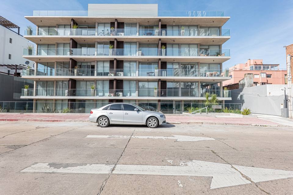 Gimnasio completo en el edificio