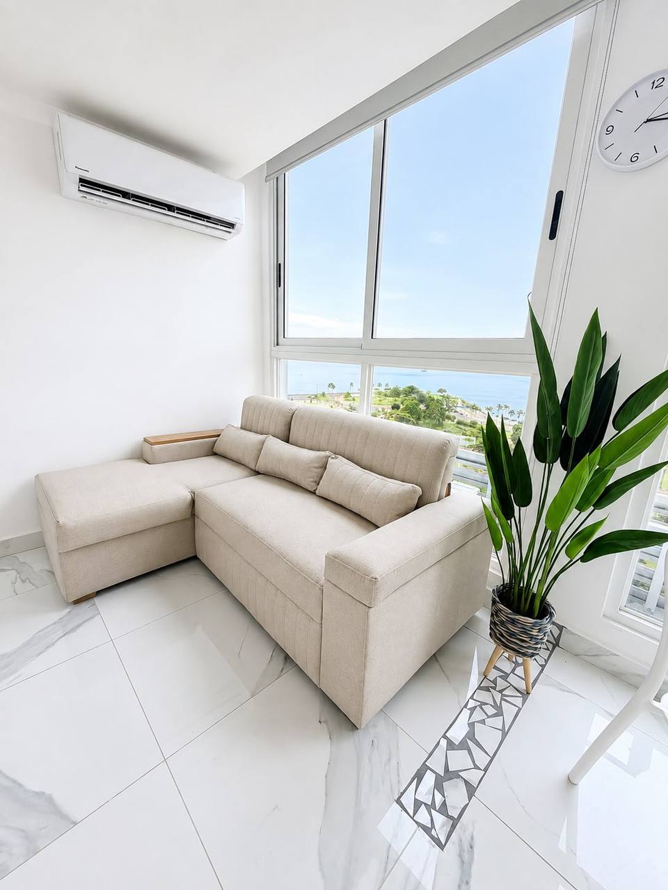 Modern Oceanfront Apartment at The Sands Panama