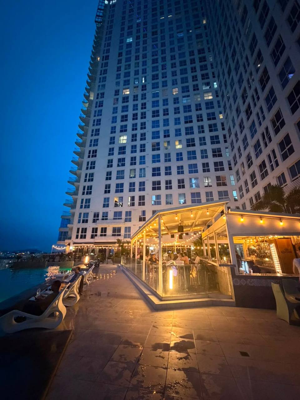 Modern Oceanfront Apartment at The Sands Panama