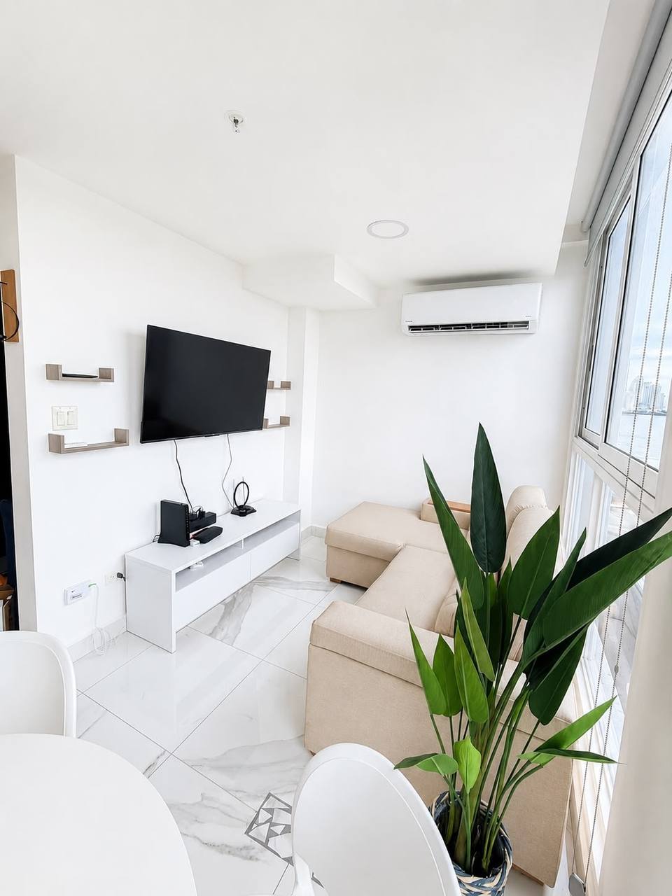 Modern Oceanfront Apartment at The Sands Panama