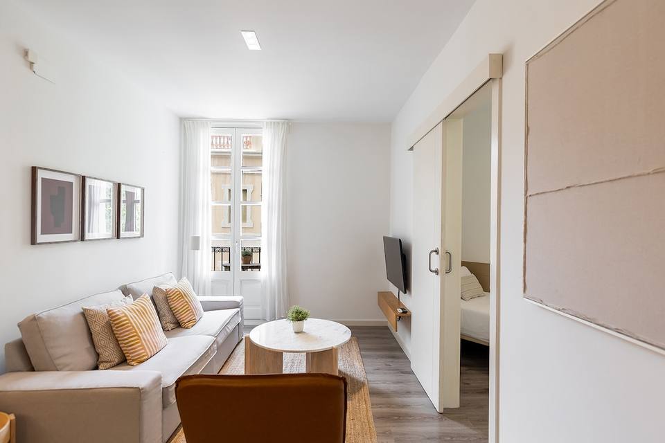 Dormitorio principal con cama doble
