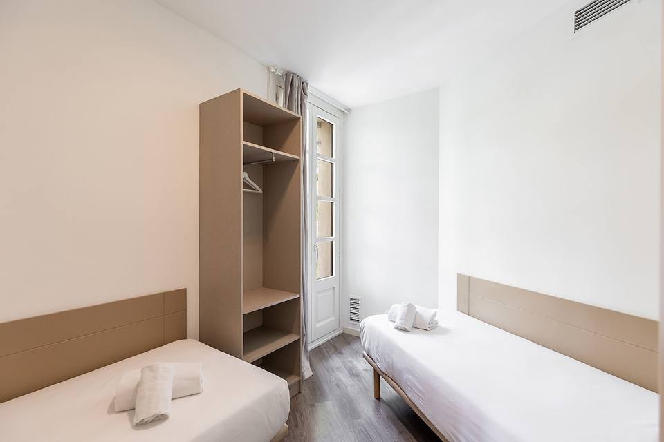 Apartamento de diseño con tres dormitorios en Sants