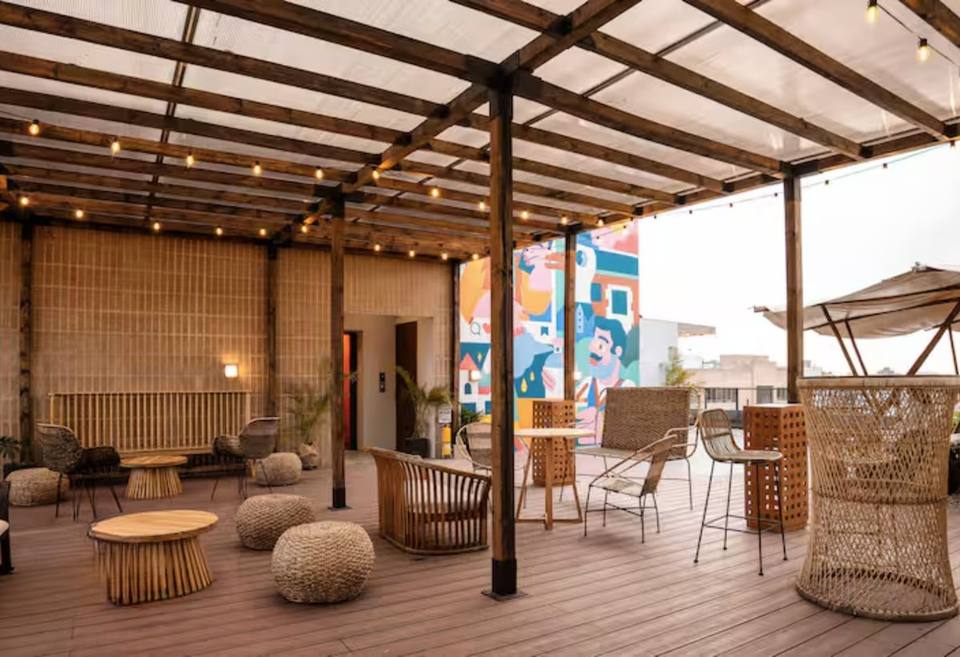 Modern Designer Loft Facing Parque 93