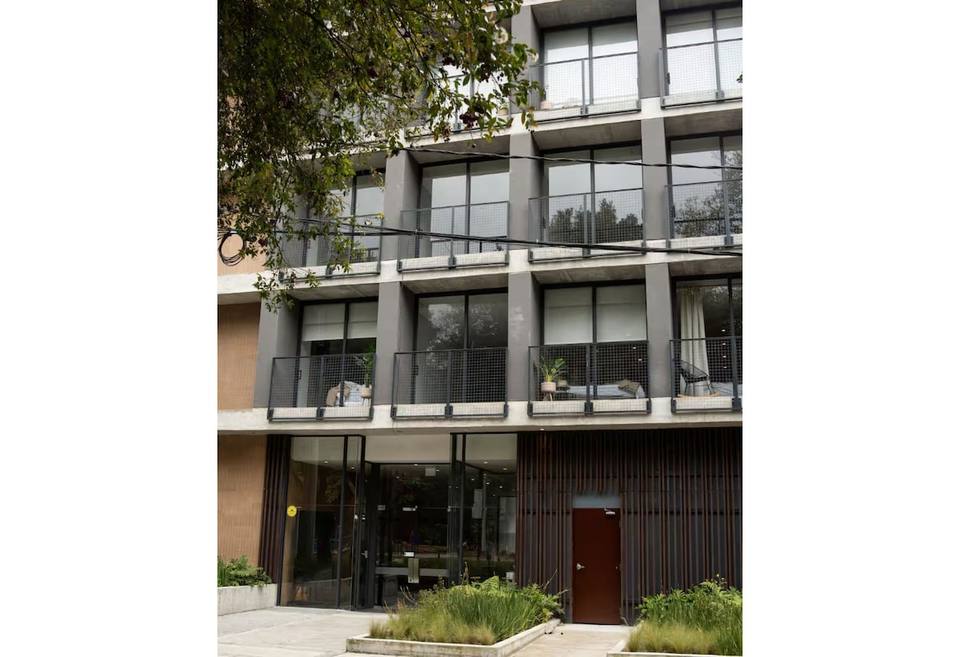 Modern Designer Loft Facing Parque 93