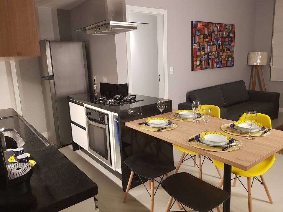 Espacio integrado de living y comedor moderno