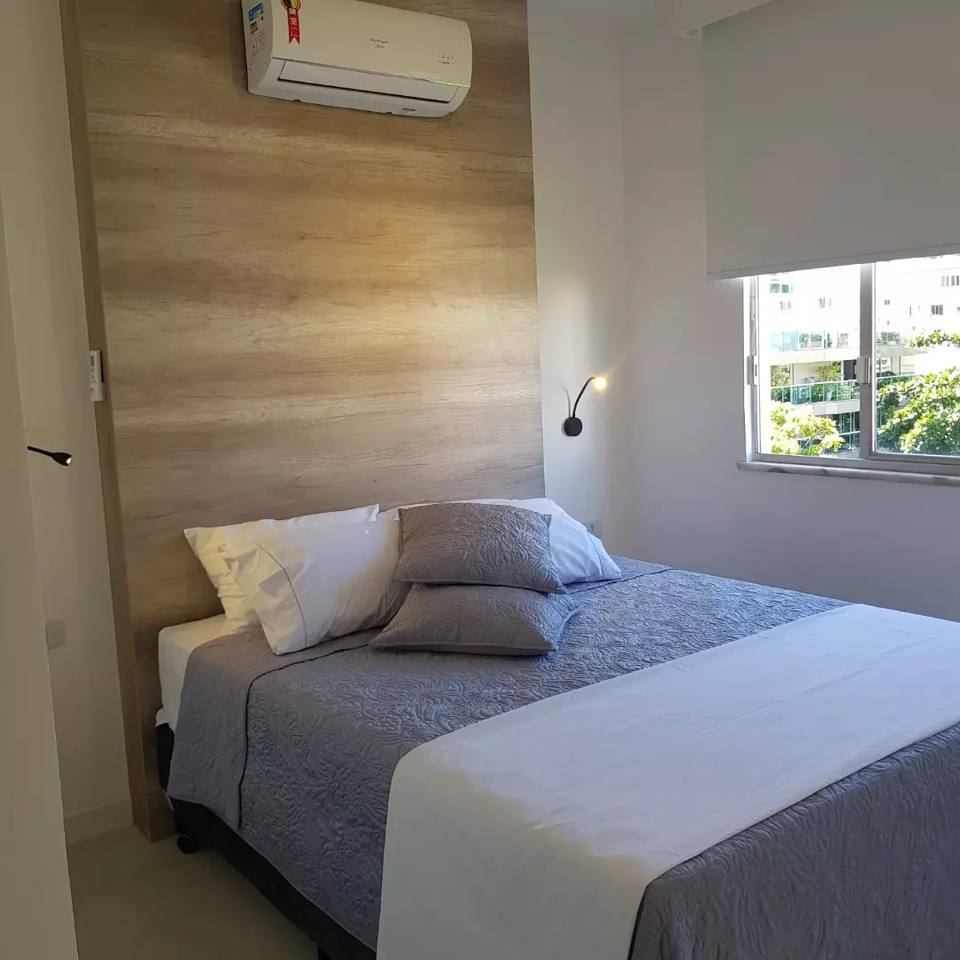 Dormitorio principal en suite con aire acondicionado