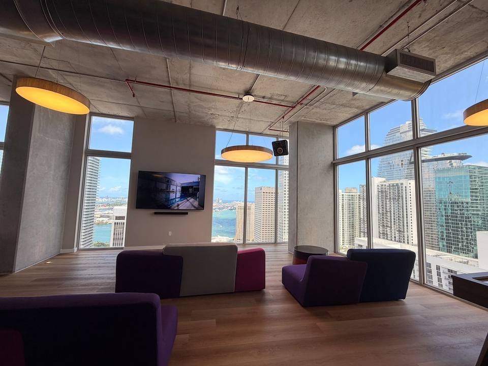 Estudio moderno de lujo en el corazón de Brickell