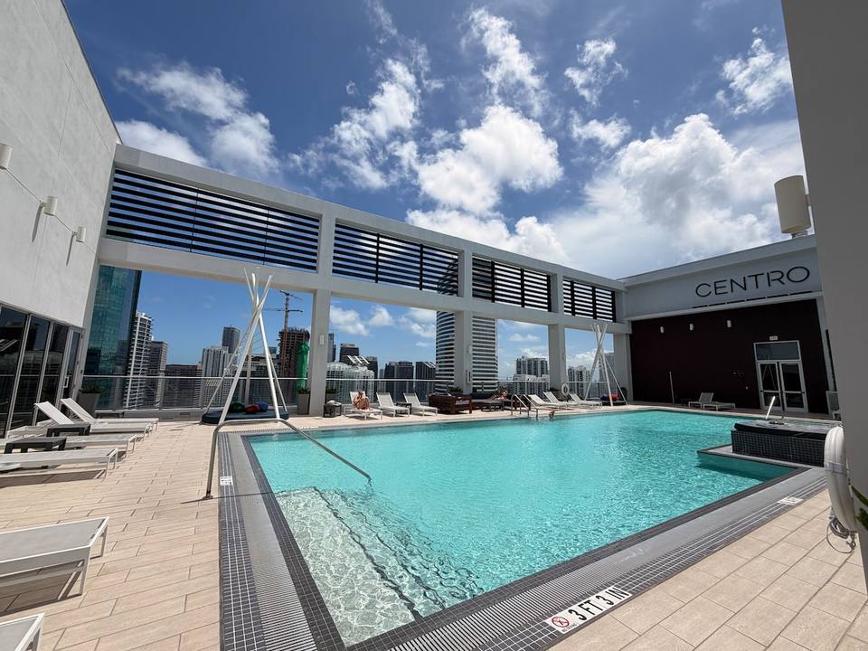 Estudio moderno de lujo en el corazón de Brickell