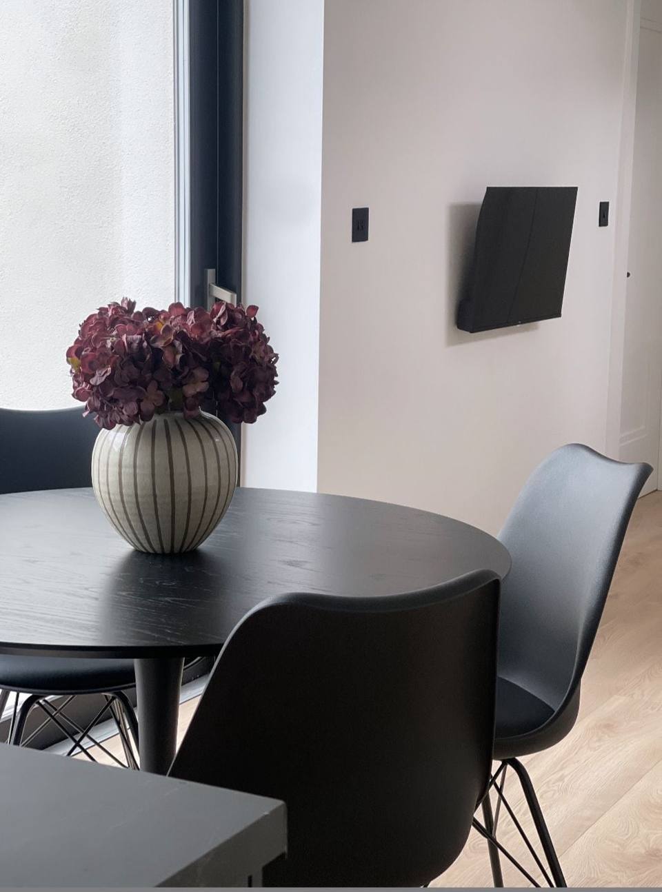 Elegante Anexo Contemporáneo con Patio Privado en Clontarf