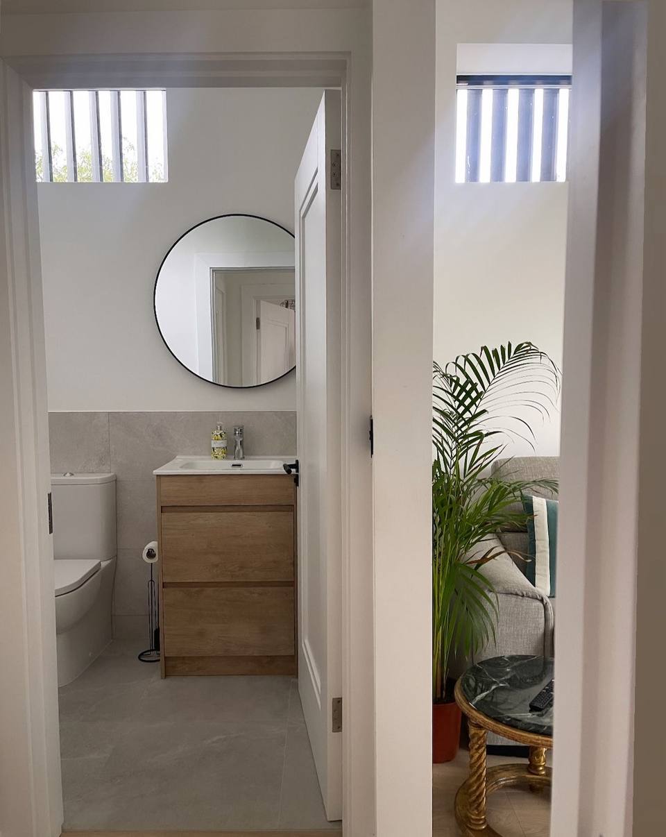 Elegante Anexo Contemporáneo con Patio Privado en Clontarf