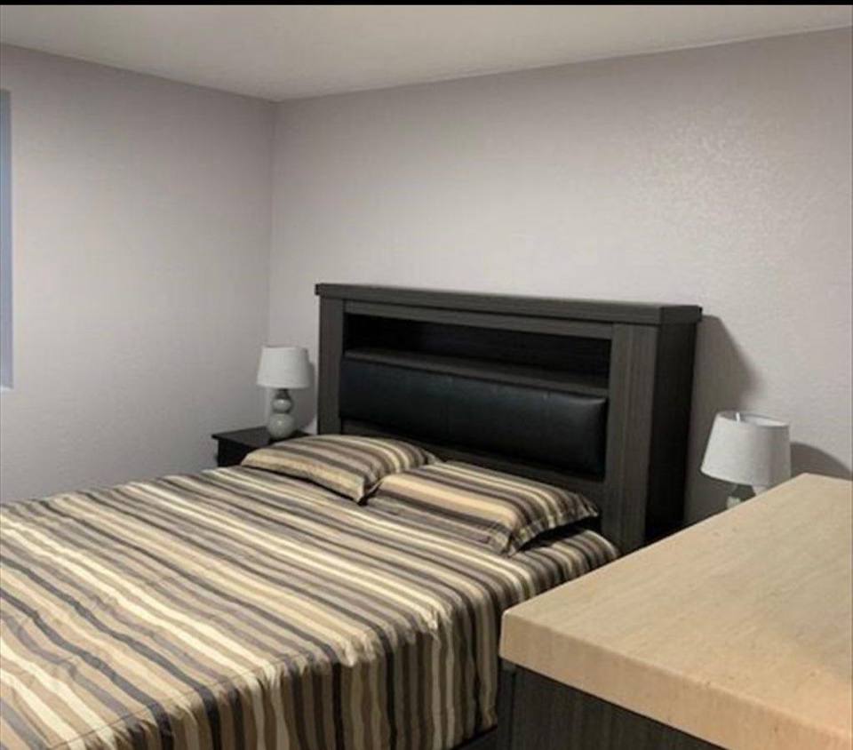 Segundo dormitorio con cama queen