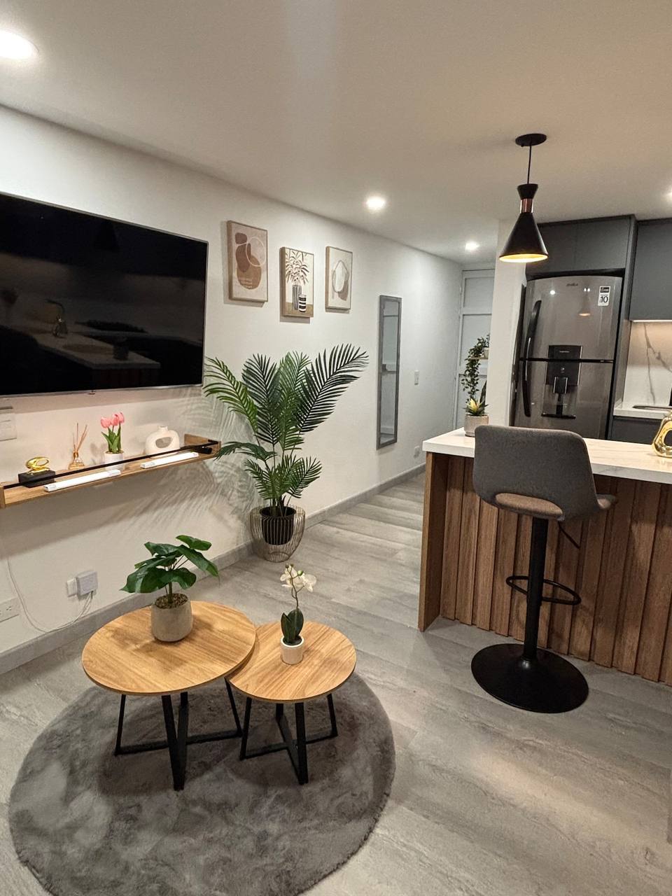 Modern and Cozy Apartment with Private Terrace