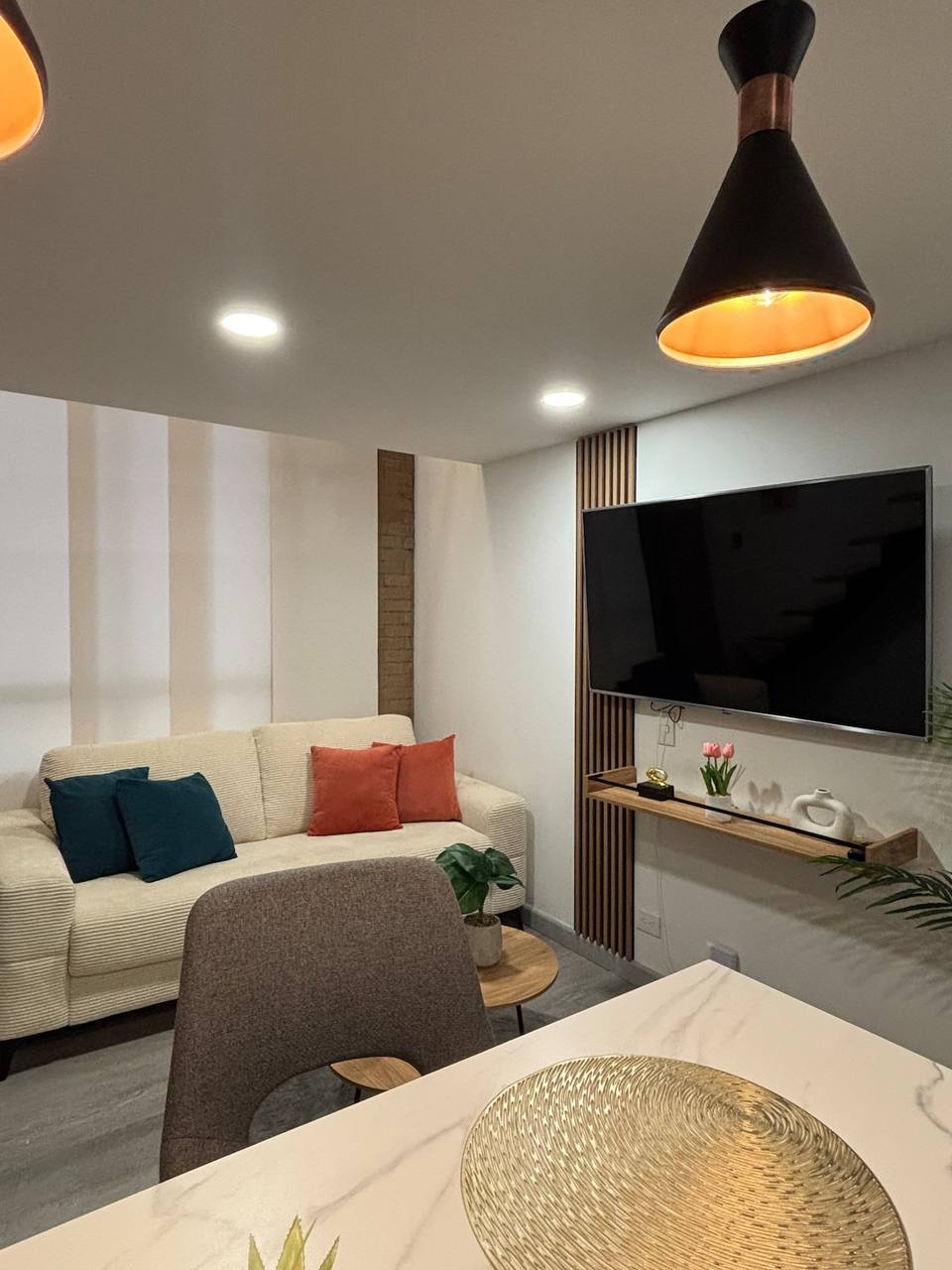 Modern and Cozy Apartment with Private Terrace