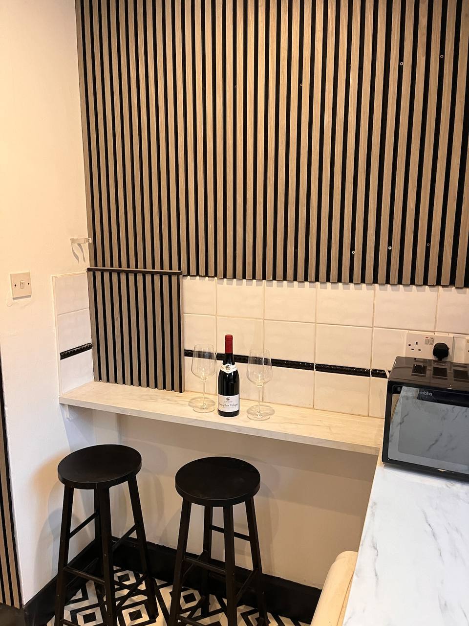 Baño moderno con detalles en mármol