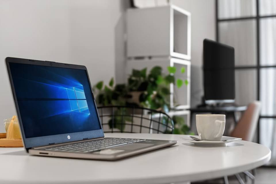 Laptop with Windows on the dining table