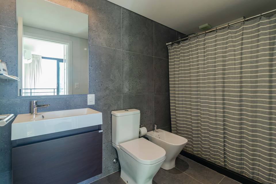Contemporáneo apartamento con balcón y oficina en Pocitos