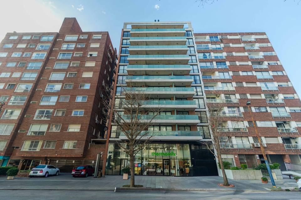 Fachada del edificio en Pocitos