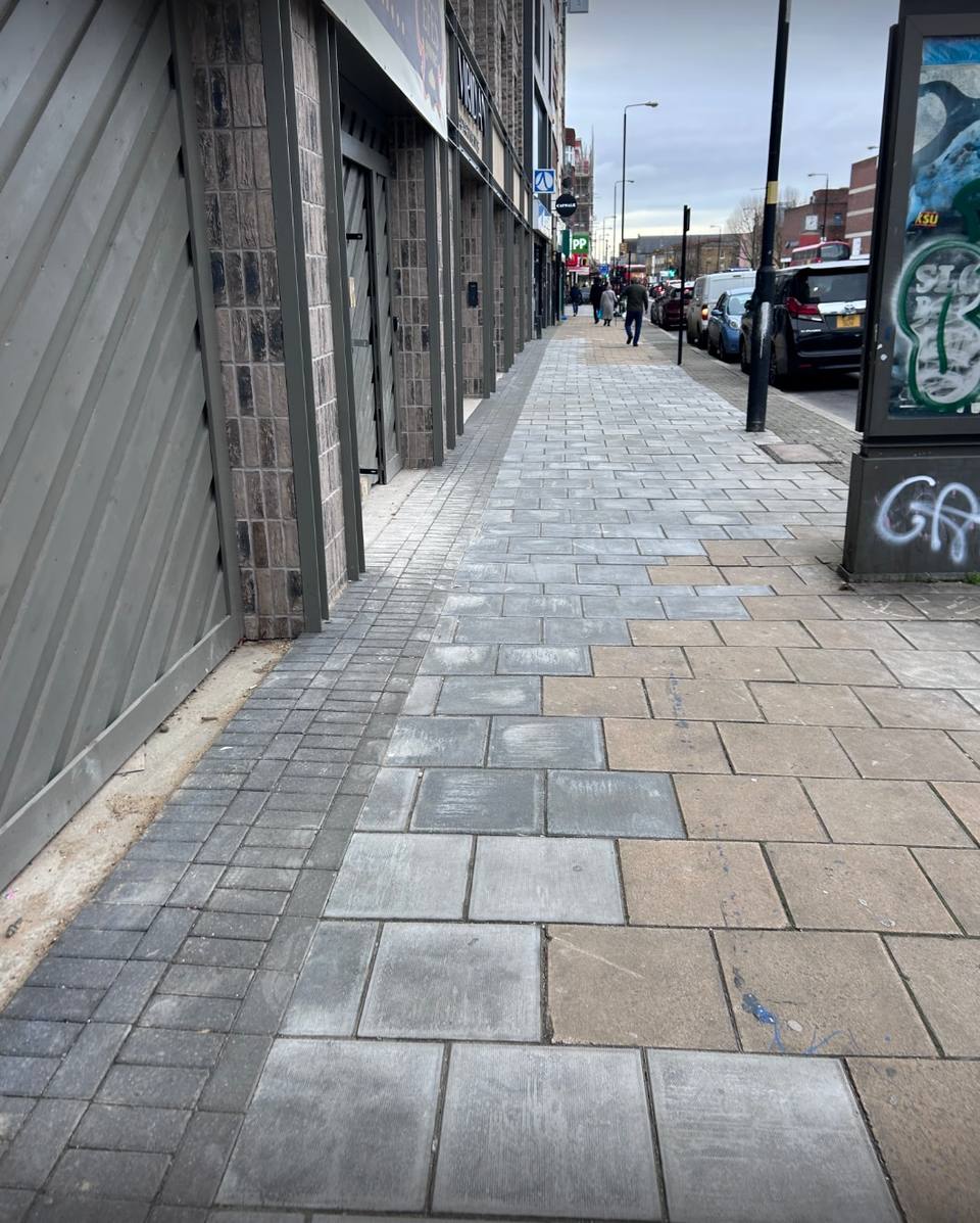 Estudio de diseño moderno en Commercial Road