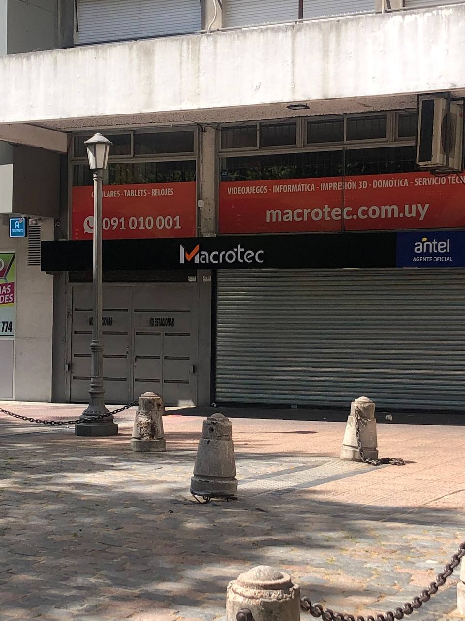 Locales en planta baja del edificio, con onda