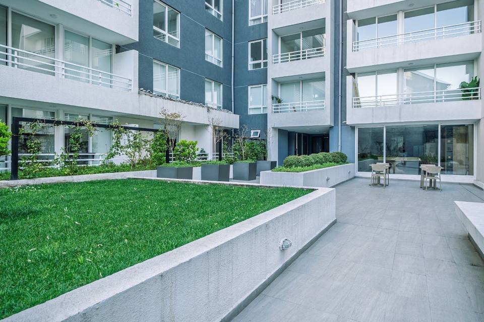 Pileta del edificio para los días de sol