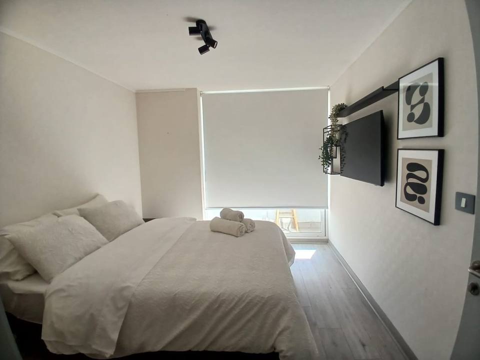 Luminoso departamento con balcón y pileta en Santiago