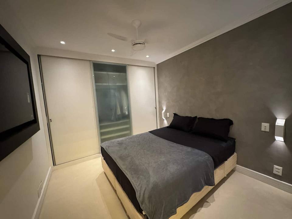 Dormitorio principal con cama King