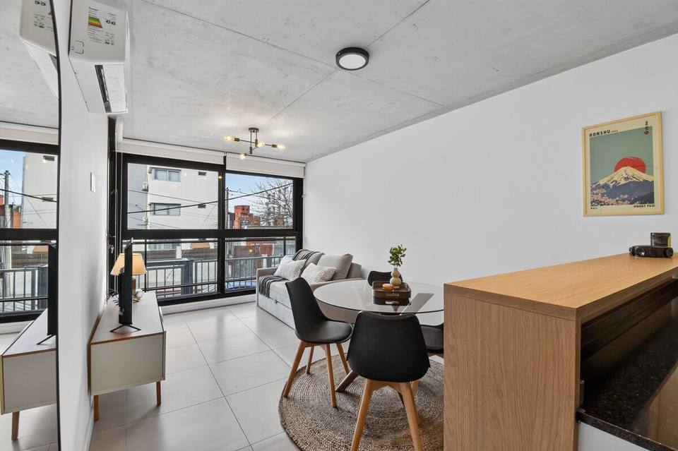Apartamento moderno a pasos del WTC y Montevideo Shopping