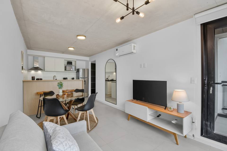 Apartamento moderno a pasos del WTC y Montevideo Shopping
