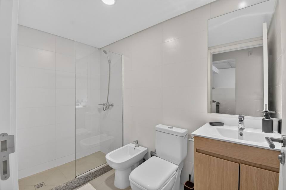 Baño moderno con terminaciones de calidad