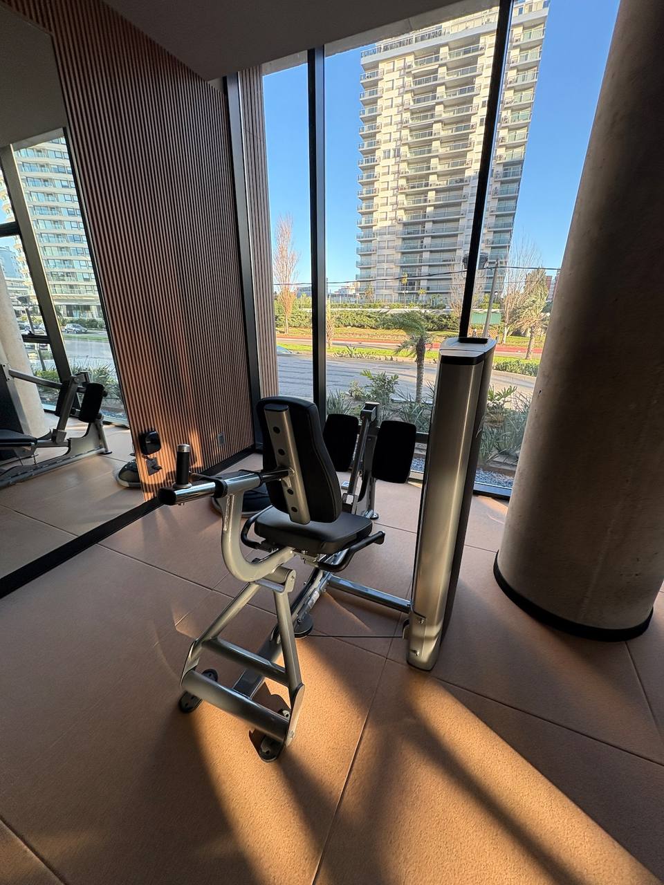 Apartamento moderno en Torres del Este, Av. Chiverta