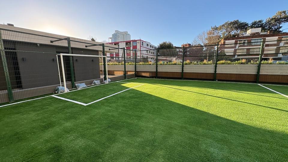 Apartamento moderno en Torres del Este, Av. Chiverta