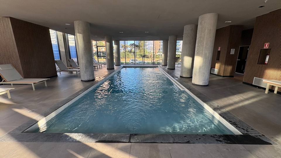 Piscina interior climatizada