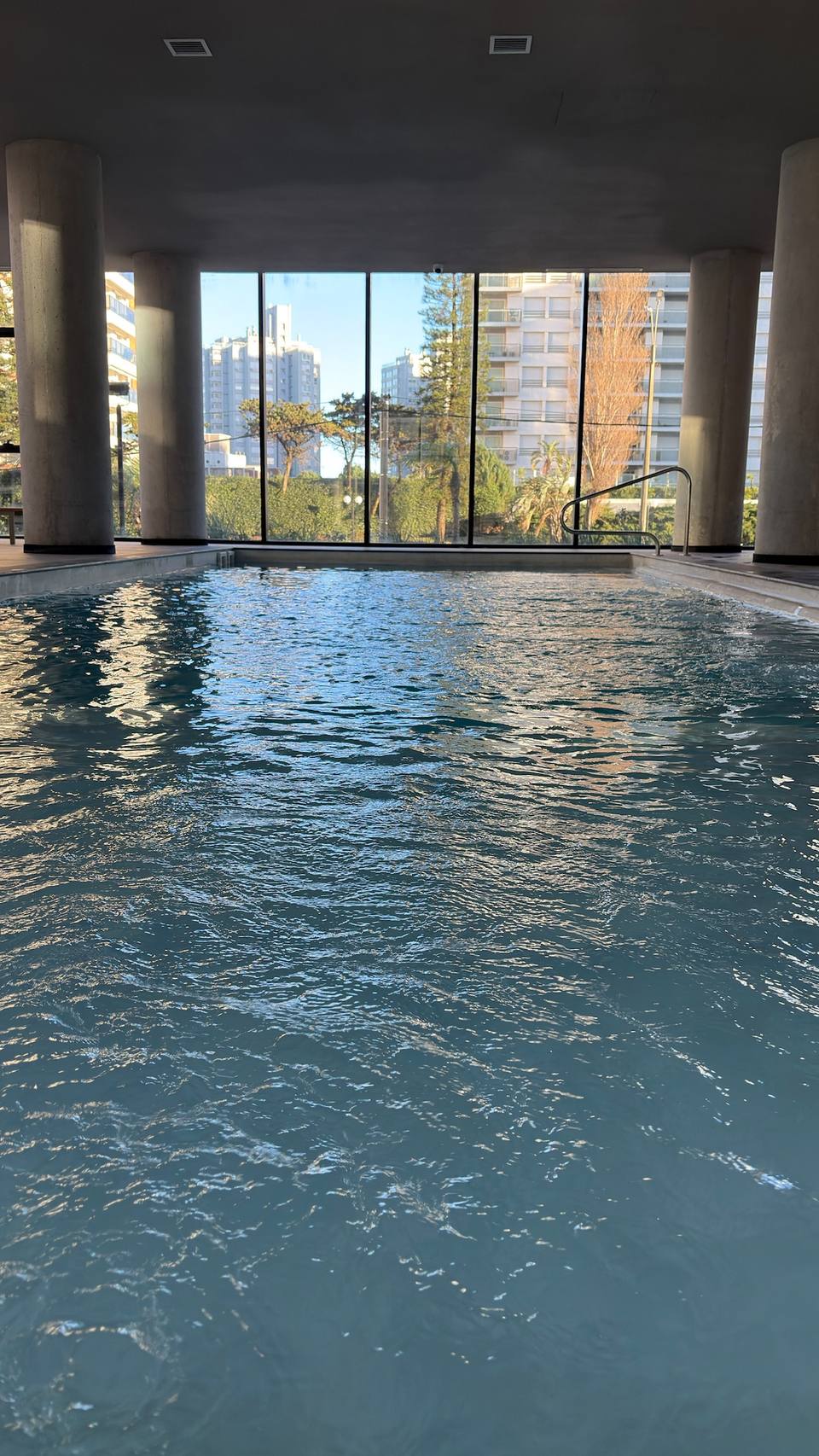 Apartamento moderno en Torres del Este, Av. Chiverta