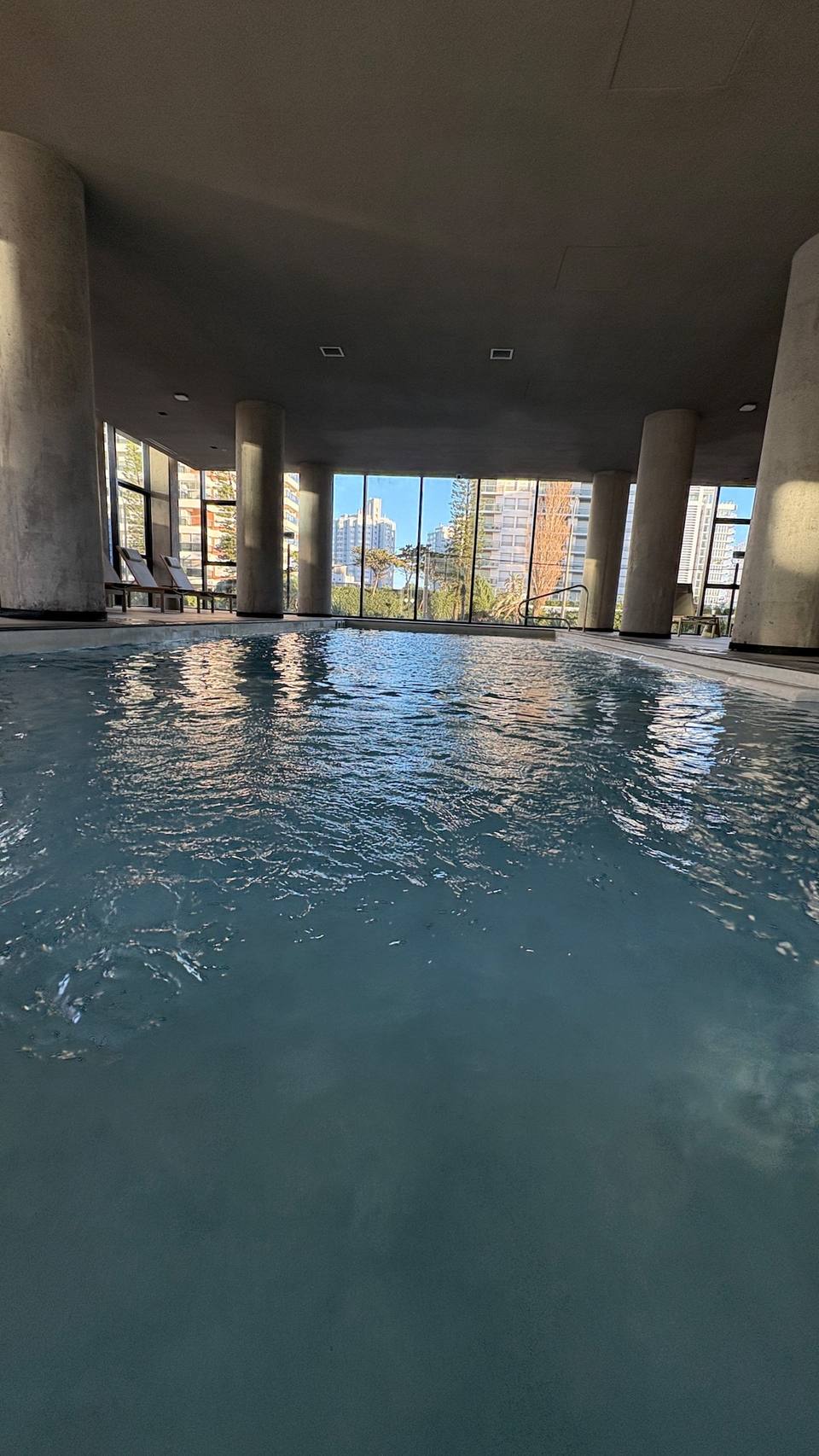Apartamento moderno en Torres del Este, Av. Chiverta