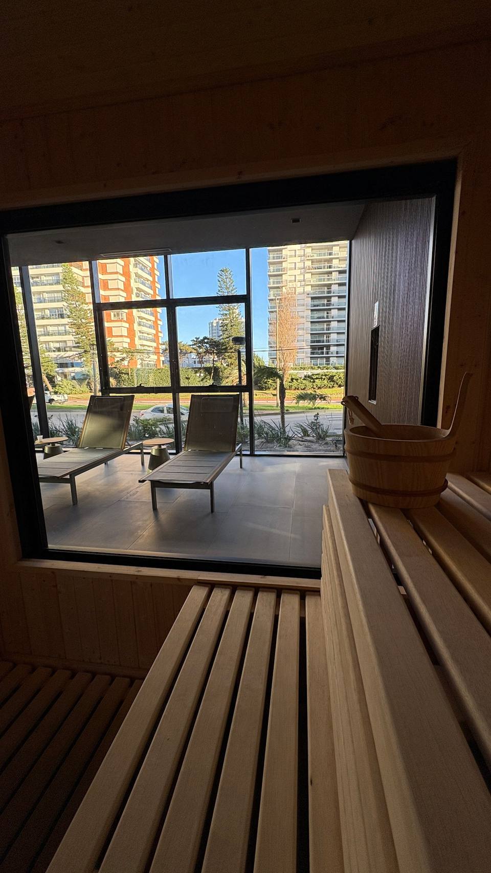 Apartamento moderno en Torres del Este, Av. Chiverta