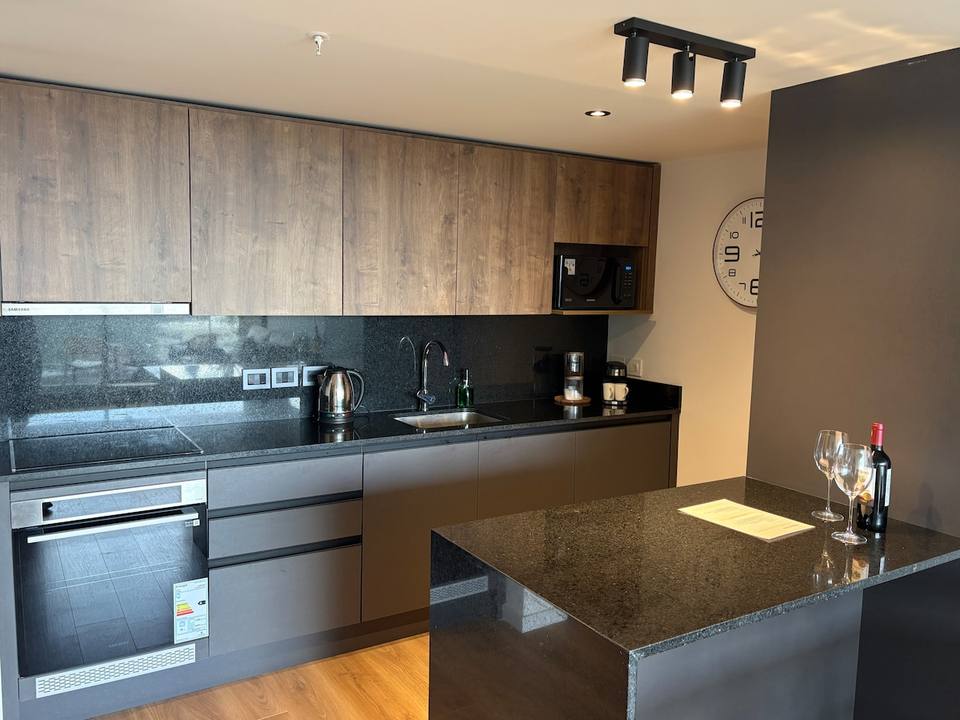 Apartamento moderno en Torres del Este, Av. Chiverta