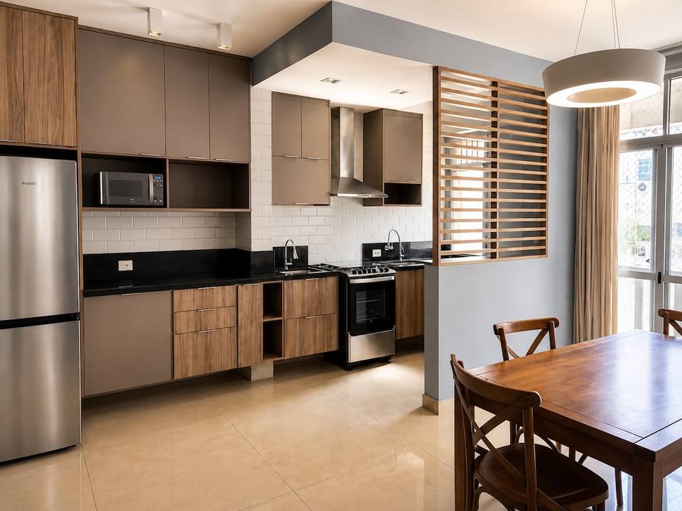 Cocina moderna totalmente equipada con barra