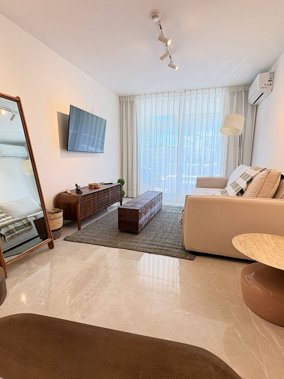 Moderno apartamento en Edificio VIEW2 con cine privado