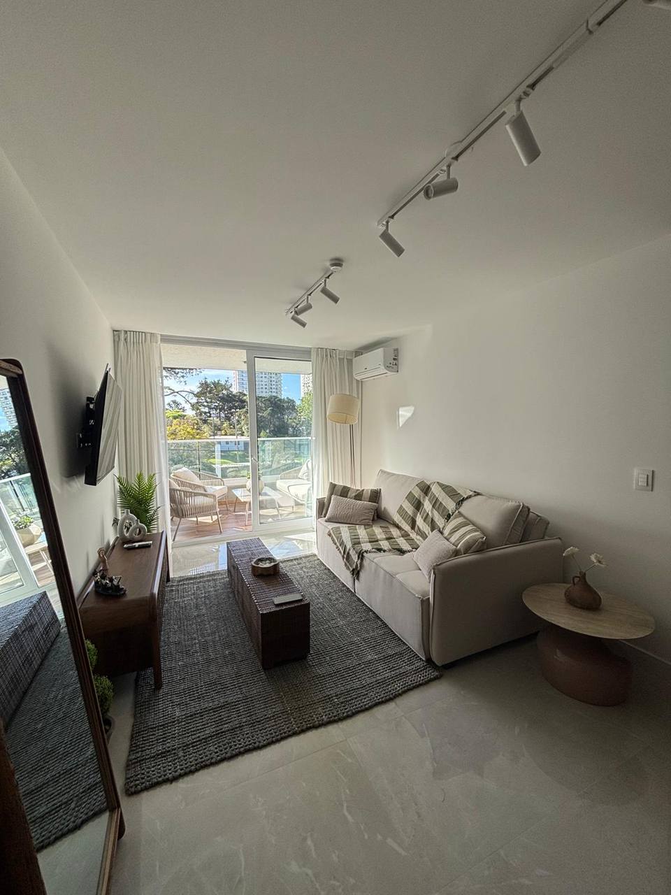 Moderno apartamento en Edificio VIEW2 con cine privado