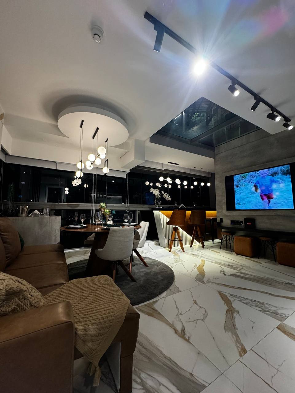 Sophisticated duplex in the heart of Jardins