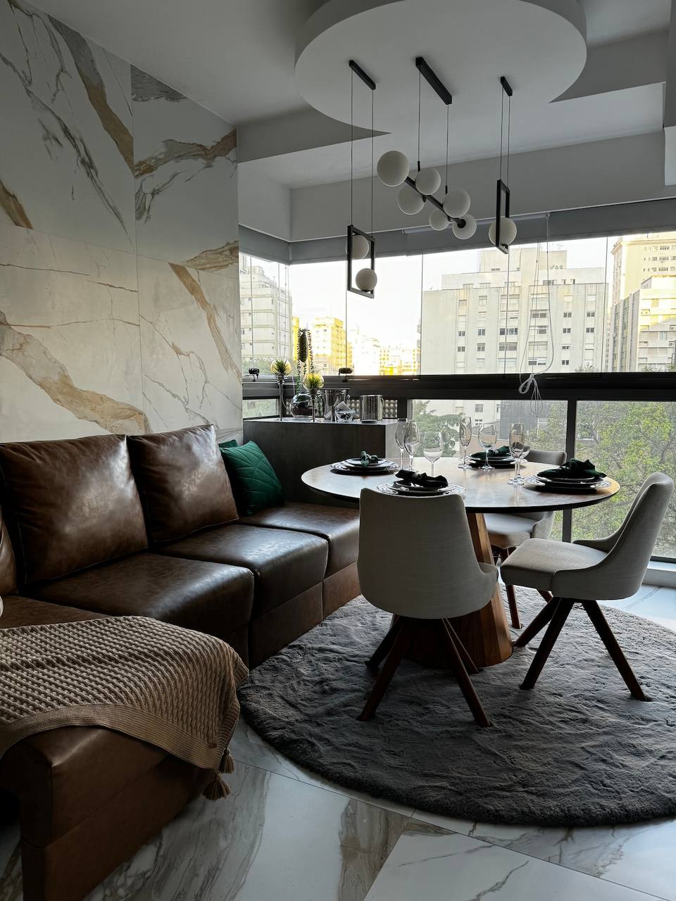 Sophisticated duplex in the heart of Jardins