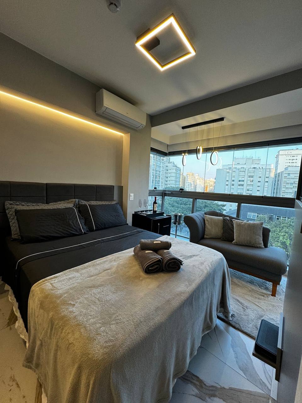 Sophisticated duplex in the heart of Jardins