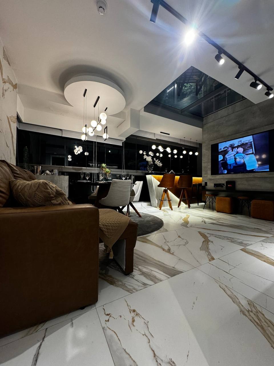 Sophisticated duplex in the heart of Jardins