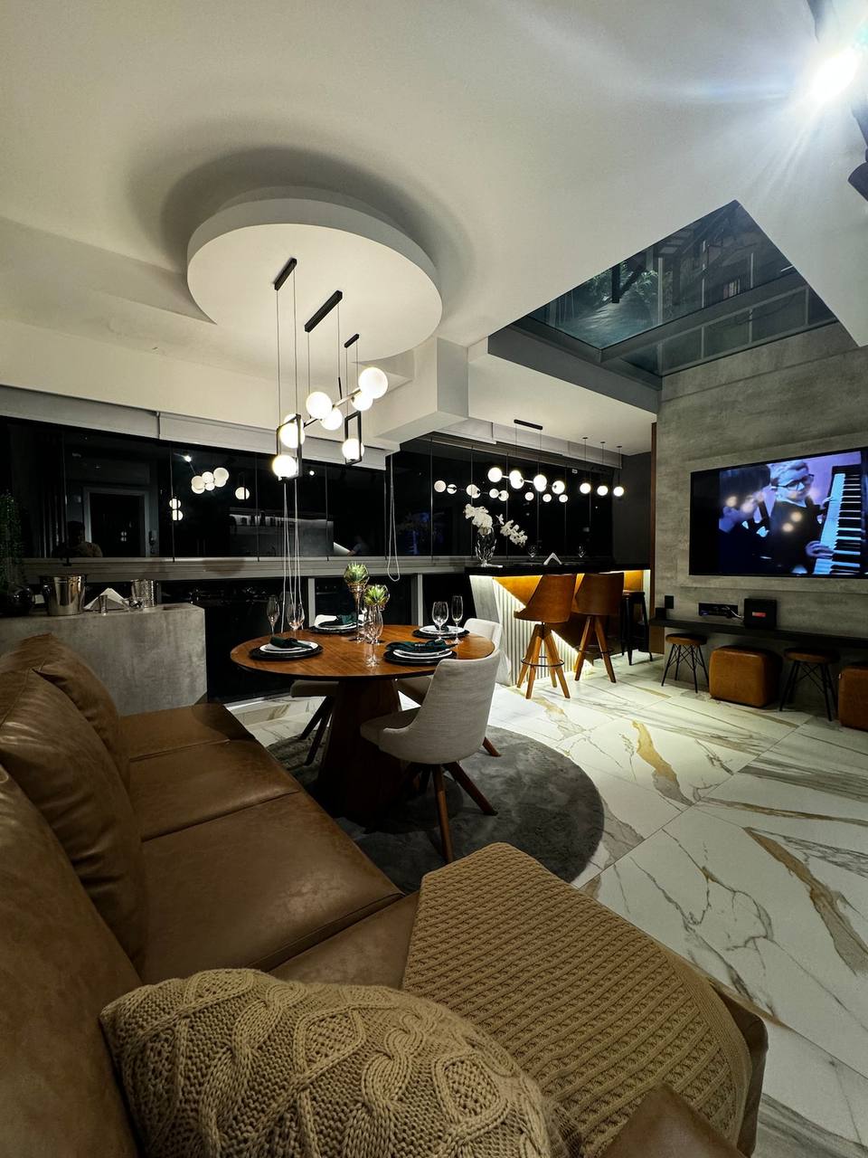 Sophisticated duplex in the heart of Jardins