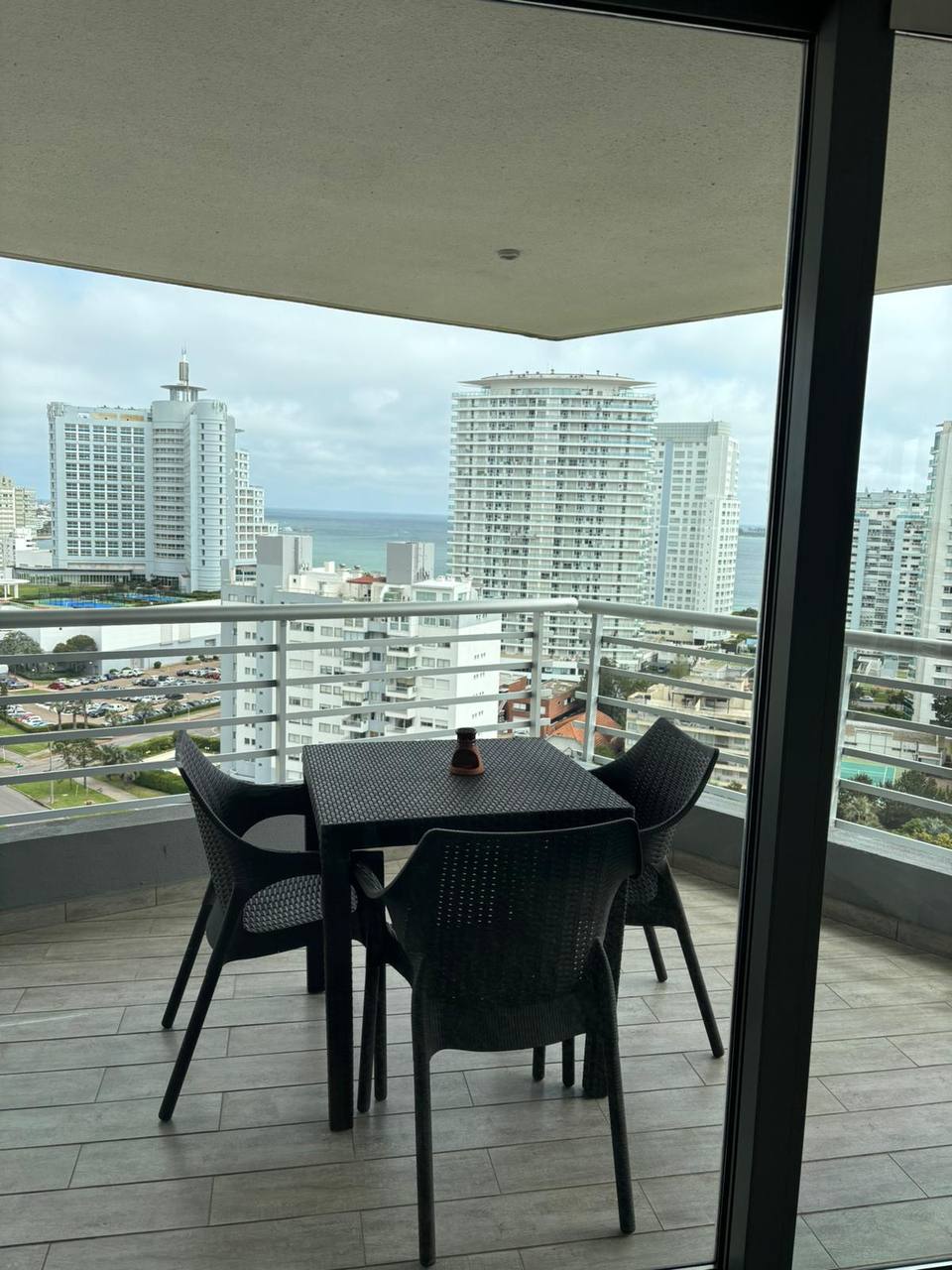 Stunning Ocean-View Apartment with Pool