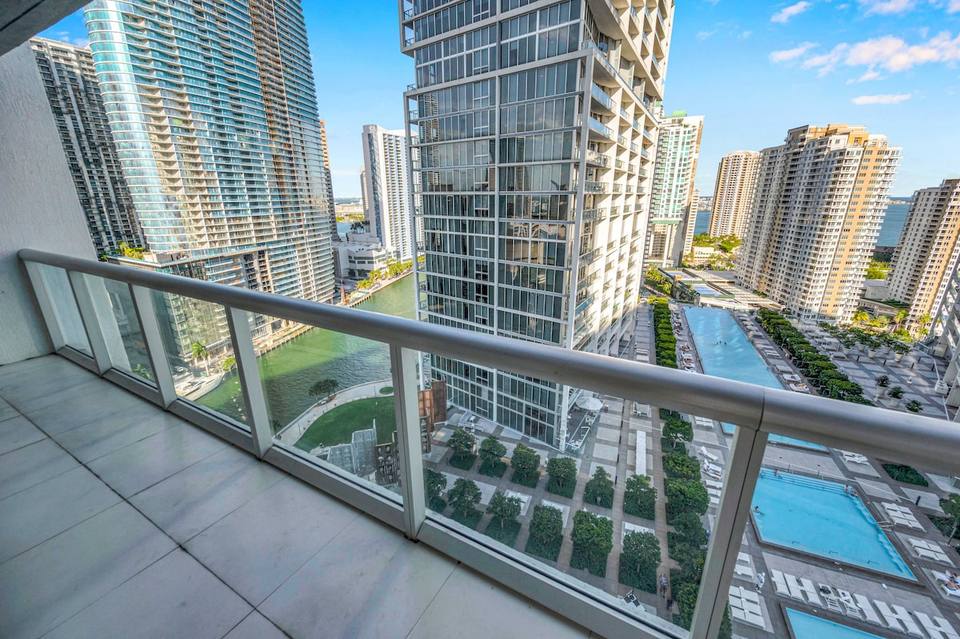 Icon Brickell Moderno con Vistas al Río y Mar