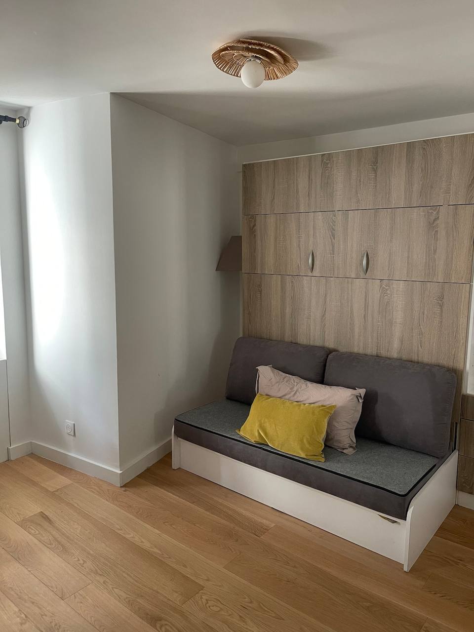 Cama retráctil optimizada para el descanso