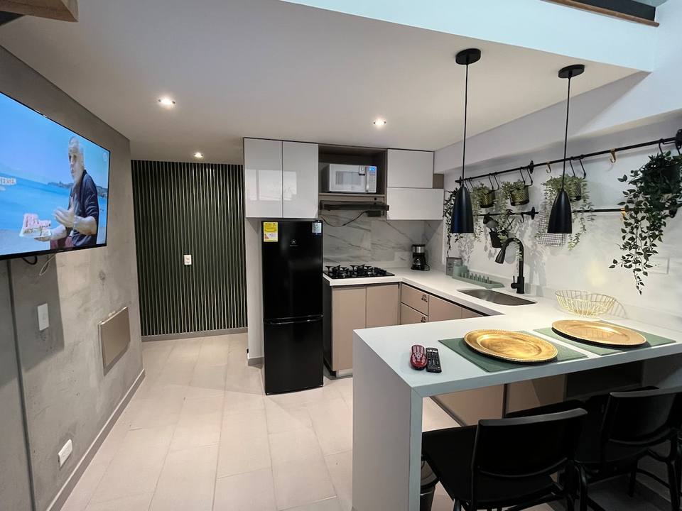 Moderno loft de doble altura cerca del aeropuerto
