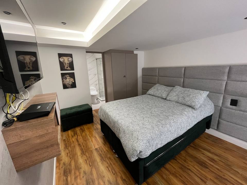 Moderno loft de doble altura cerca del aeropuerto